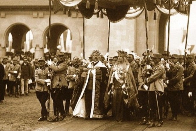 Regele Ferdinand și regina Maria la înfăptuirea Marii Uniri din anul 1918
